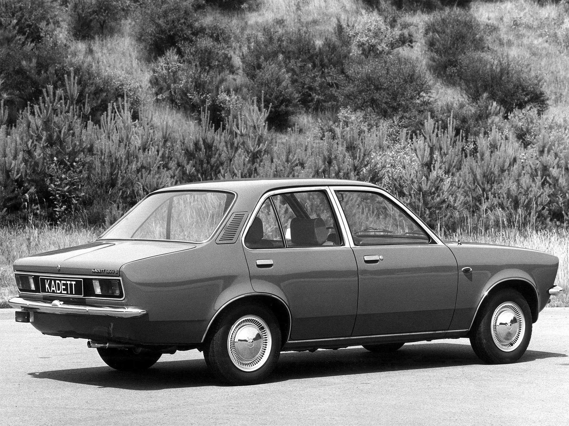 Opel Kadett K38 — автомобиль с большой историей, который выпускался в 6 поколениях Разработали его еще до начала войны — уже тогда были применены передовые решения, несмотря на бюджетный класс