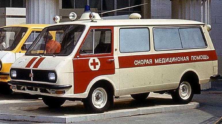 Автомобиль РАФ 977 медицинский
