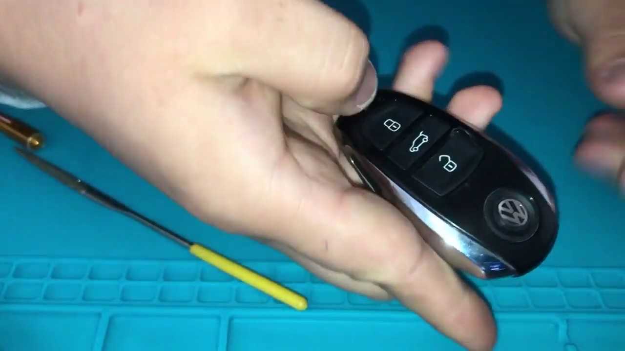 Как поменять батарейку в ключе автомобиля «фольксваген» за 1 минуту?