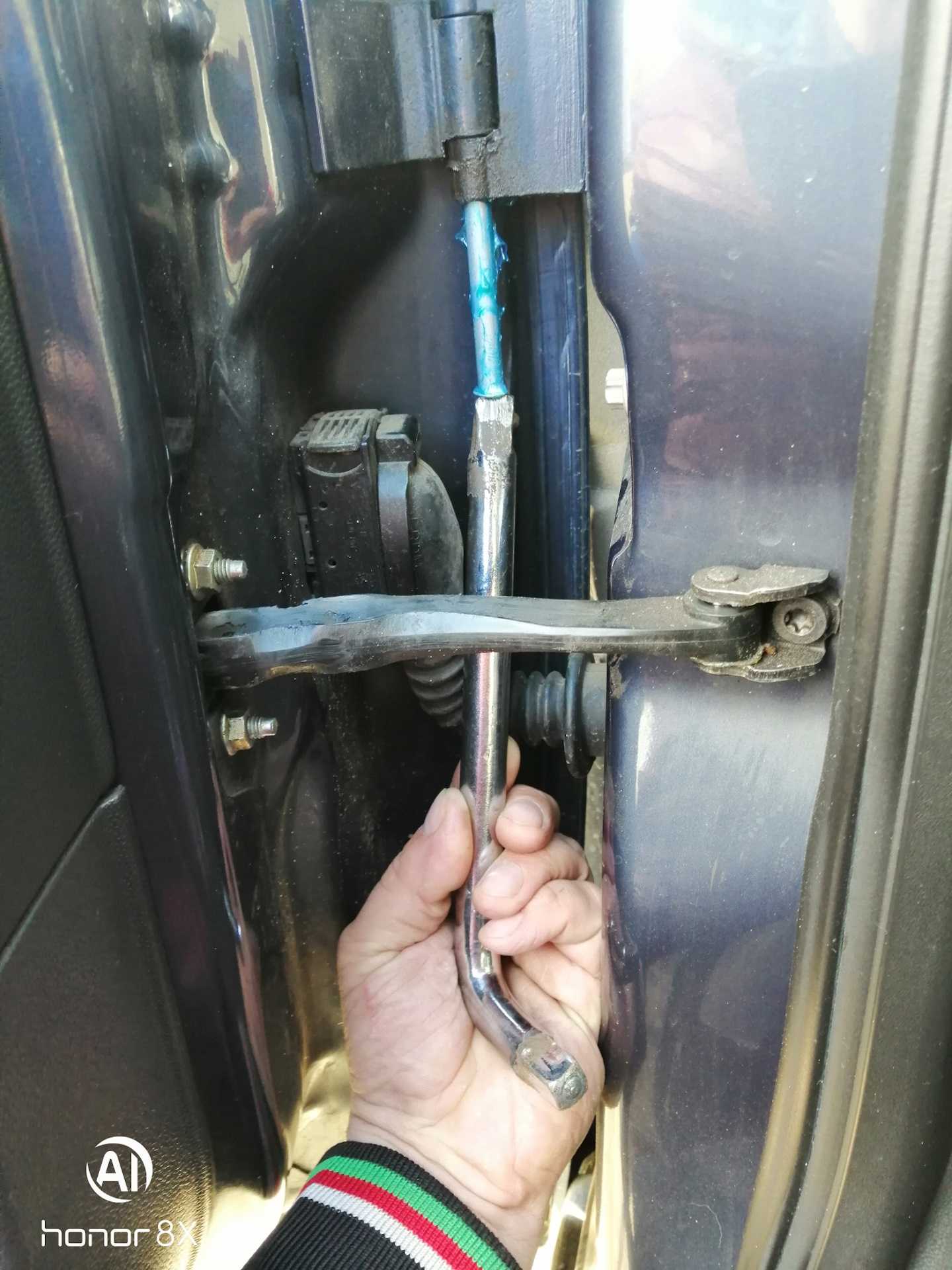 [закрыто] решено: ремонт дверных петель ваз 2110