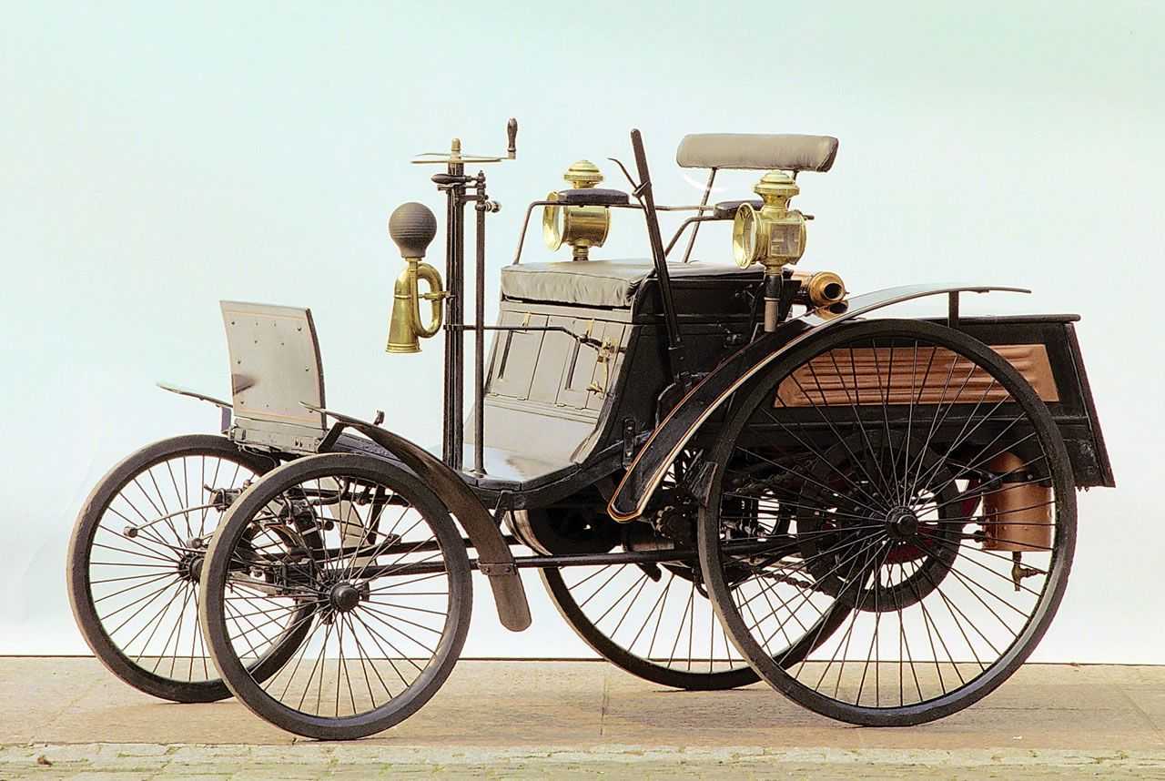 История первых автомобилей: какими они были и кто их конструировал
