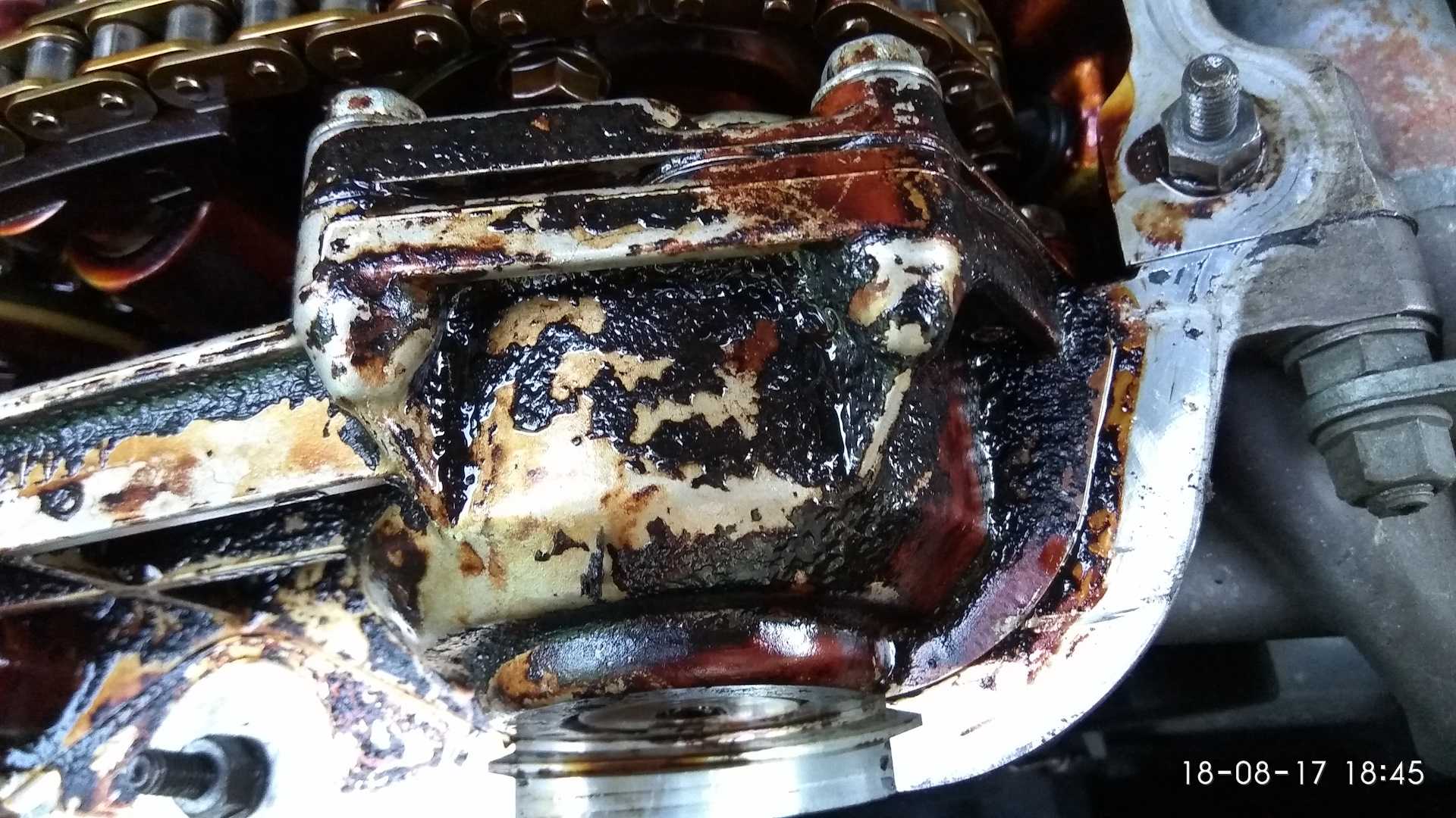 Можно ли промыть двигатель маслом?