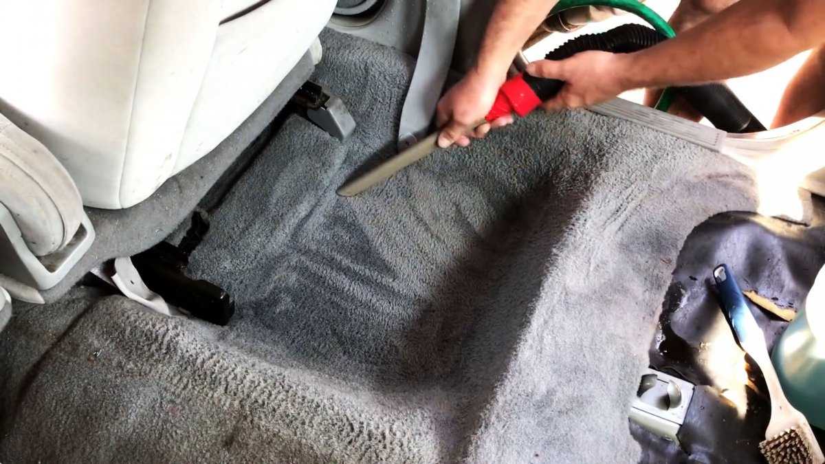 Как почистить ковролин в автомобиле самостоятельно