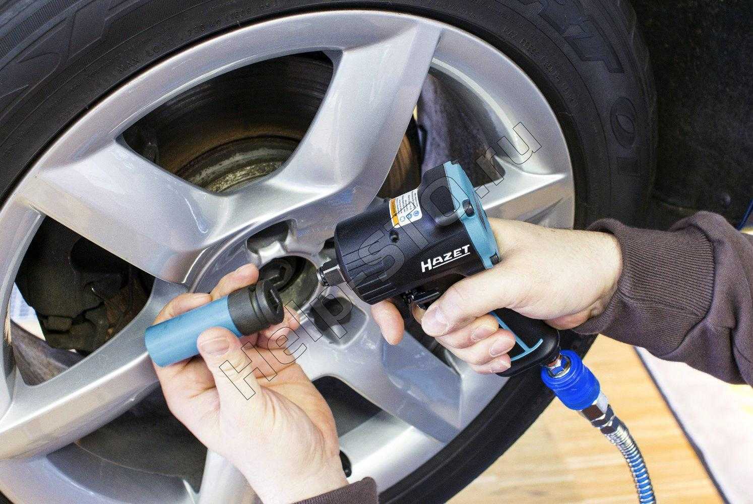 Как поменять колесо автомобиля, если проколол шину [инструкция с фото]