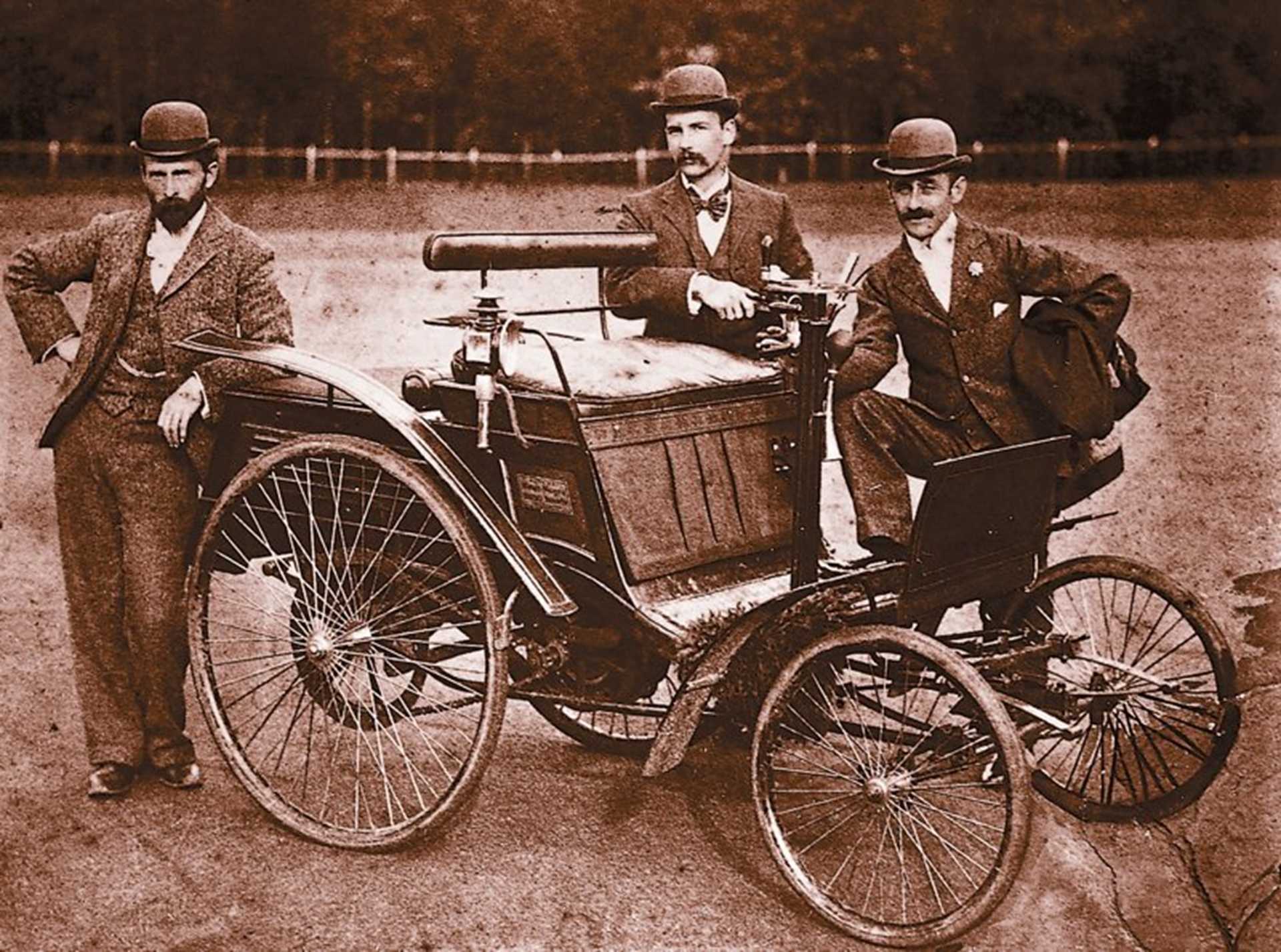 Первые автомобили: от игрушки для китайского императора до трёхколёсного экипажа карла бенца — этот вид транспорта навсегда изменил жизнь людей