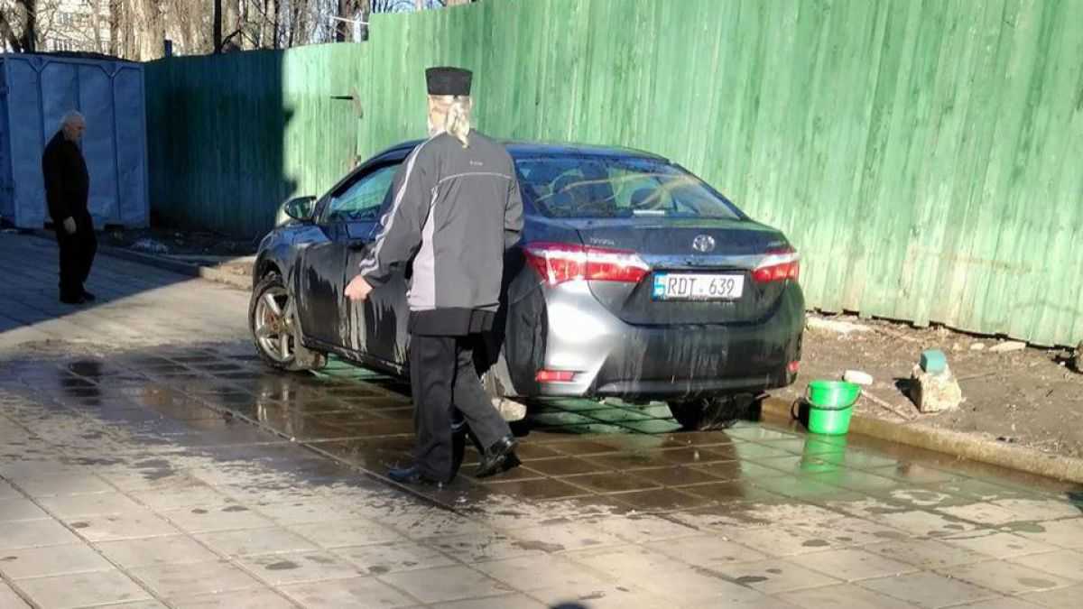 Где можно и нельзя мыть машину по закону?