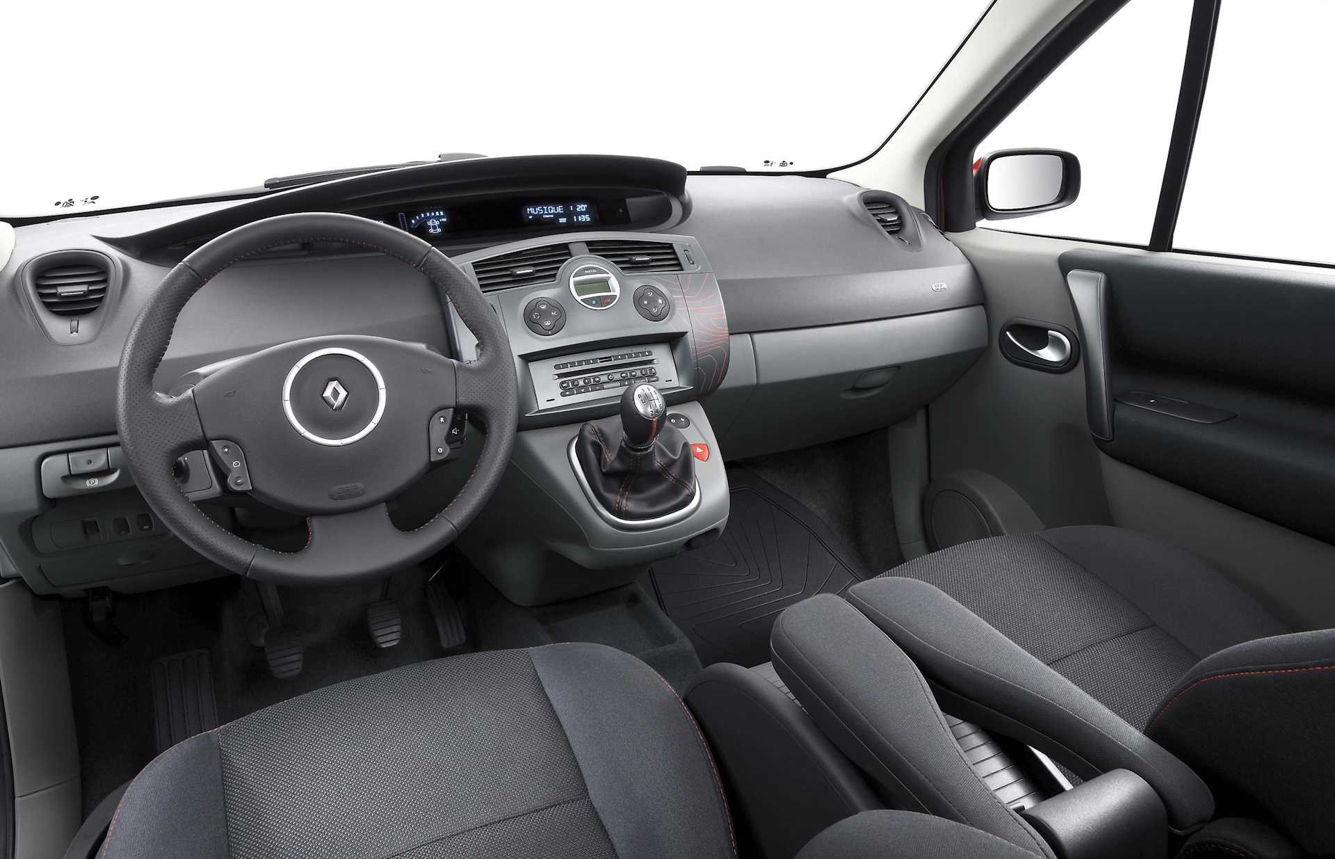 Что лучше: renault espace или renault scenic?