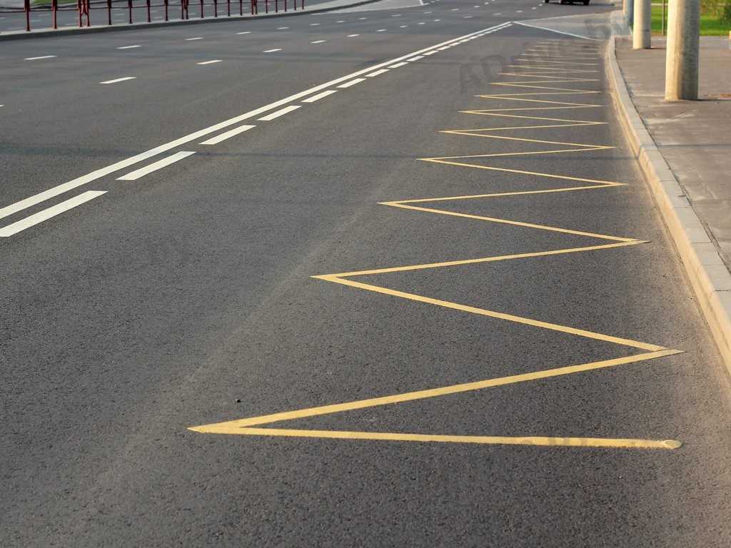Что обозначает разметка желтого цвета на дороге?