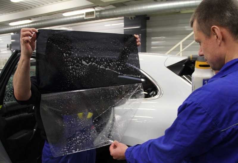 Зачем по краям стекол автомобиля наносятся черные точки | автоприбамбас.com