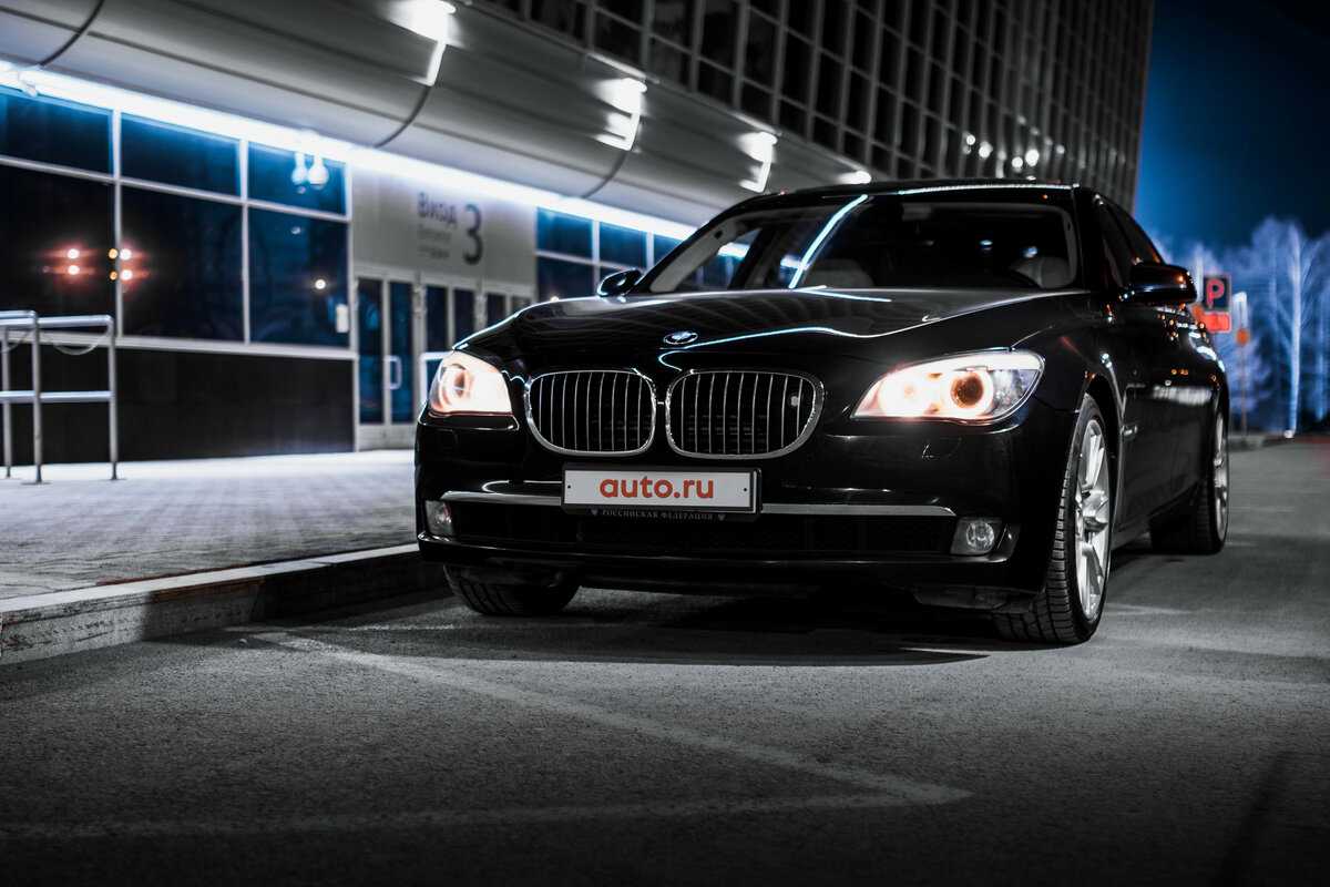 Известная во всем мире компания BMW запустила в России необычную программу Теперь каждый желающий может взять автомобиль по подписке BMW Signature В данный момент список автомобилей, доступных для аренды, небольшой, в него входит единственный седан BMW 7-
