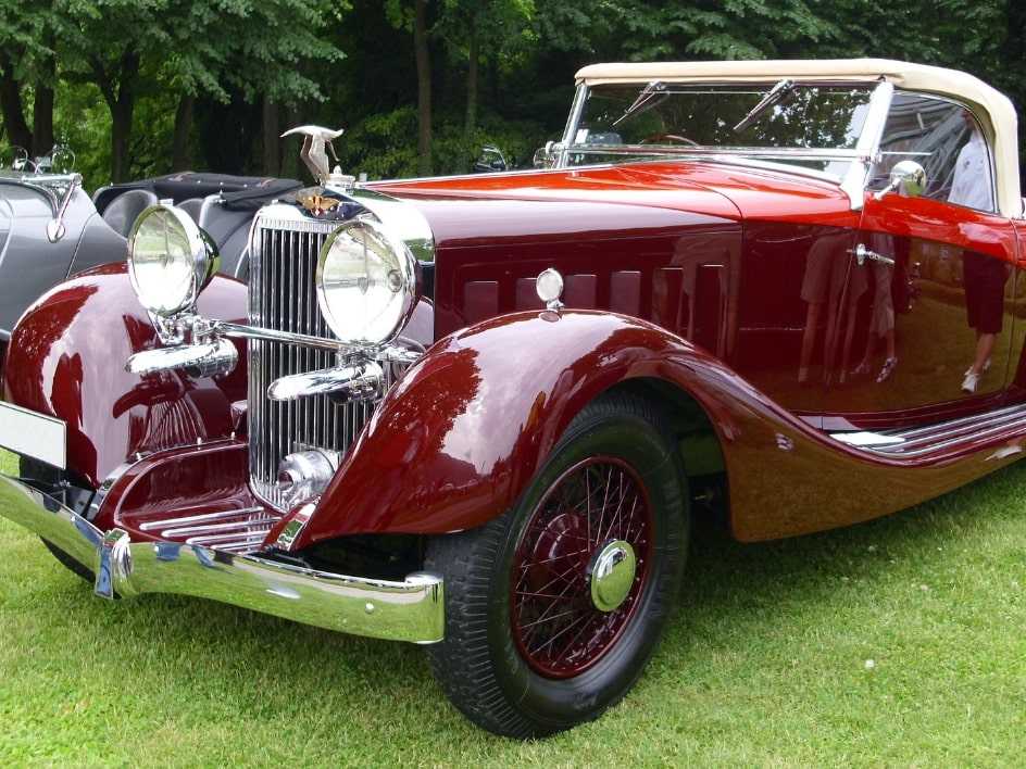 Топ 10 самых красивых автомобилей за все время.
