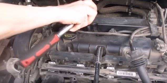 Процедура замены свечей зажигания в автомобиле ford focus 2 2